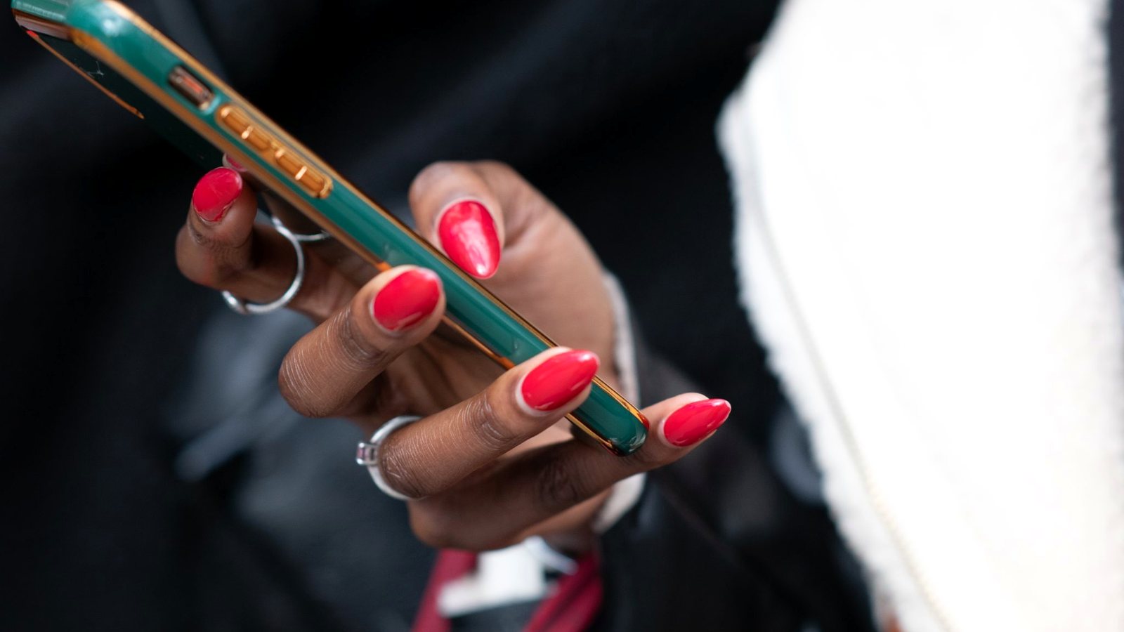 How to tell if an app is selling your data